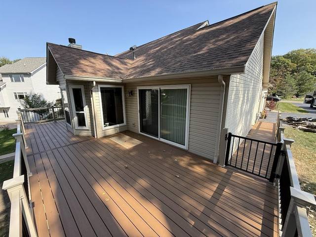 Trex Beach Dune deck in Troy, MI built by Supreme Deck