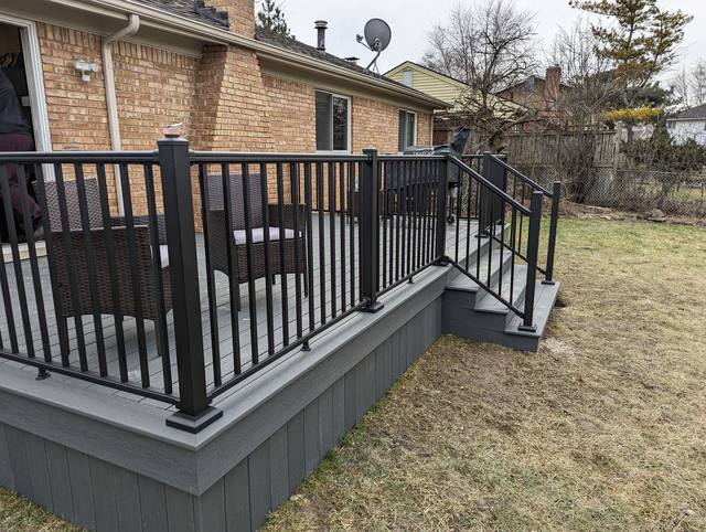 Trex Clamshell deck built by Supreme Deck