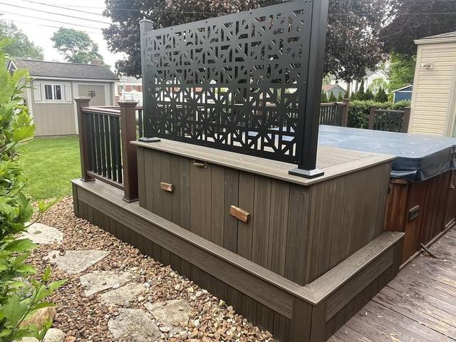 Trex Coastal Bluff deck in Livonia, MI built by Supreme Deck