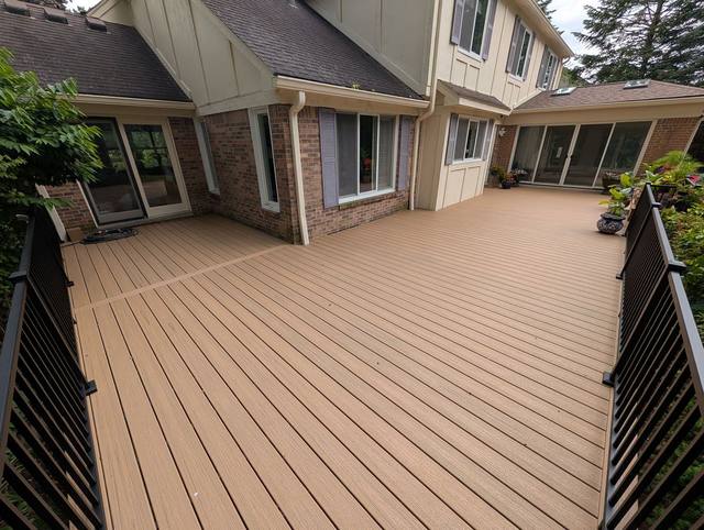 Trex Golden Hour deck in Northville, MI built by Supreme Deck