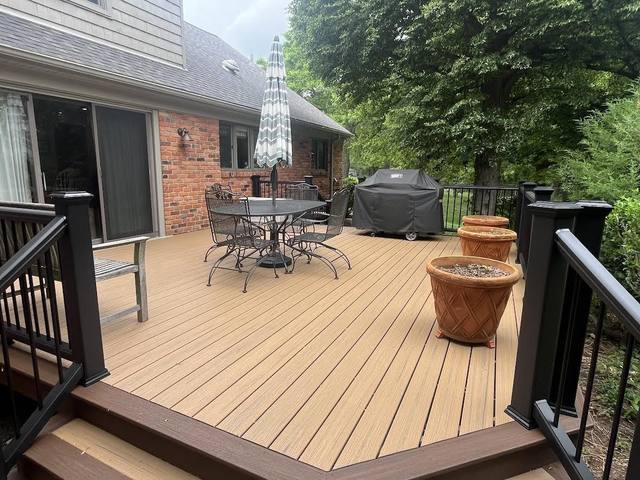 Trex Golden Hour deck in Washington Twp, MI built by Supreme Deck