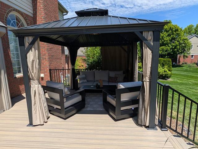 Trex Honey Grove deck in Plymouth, MI built by Supreme Deck