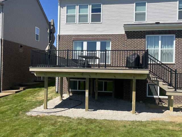 Trex Honey Grove deck in Washington Twp, MI built by Supreme Deck