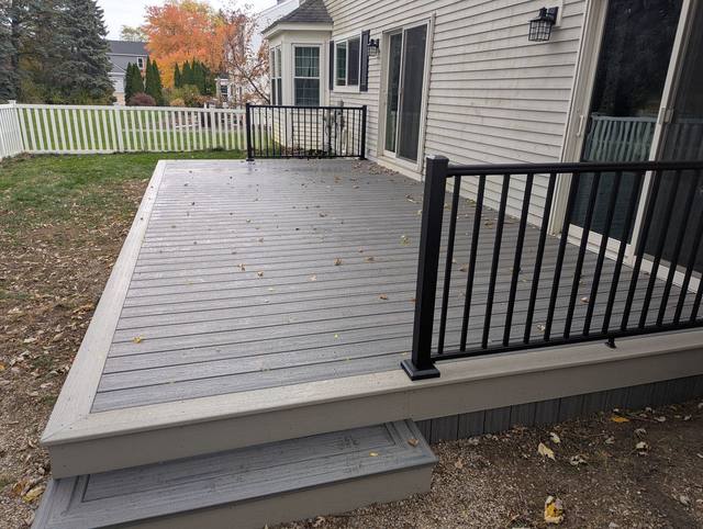 Trex Island Mist deck in Farmington Hills, MI built by Supreme Deck