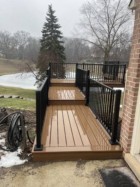 Trex Jasper deck in Commerce, MI built by Supreme Deck