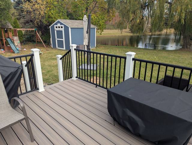 Trex Rocky Harbor deck in Farmington Hills, MI built by Supreme Deck