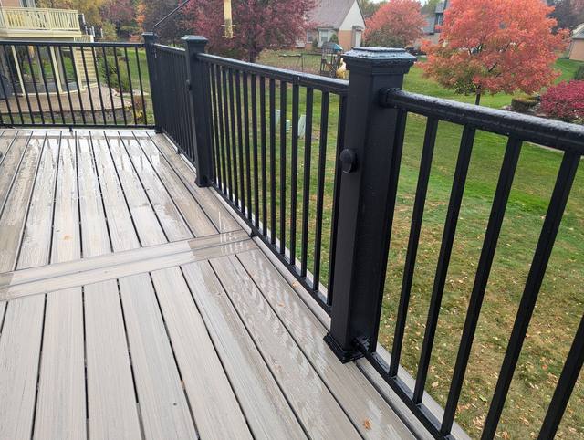 Trex Rocky Harbor deck in Livonia, MI built by Supreme Deck