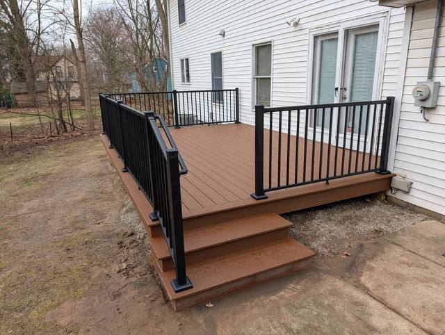 Trex Saddle deck in Ann Arbor, MI built by Supreme Deck