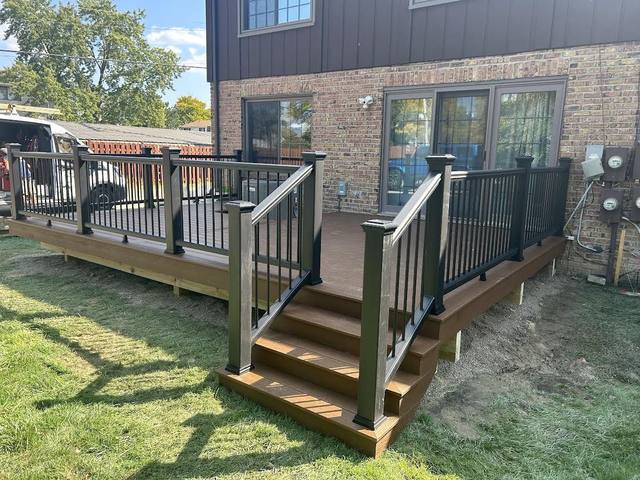 Trex Saddle deck in Southfield, MI built by Supreme Deck