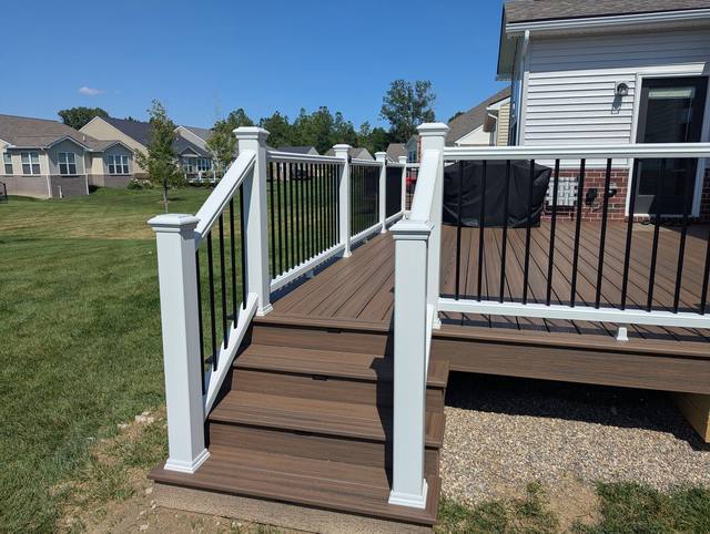 Trex Toasted Sand deck in Canton, MI built by Supreme Deck