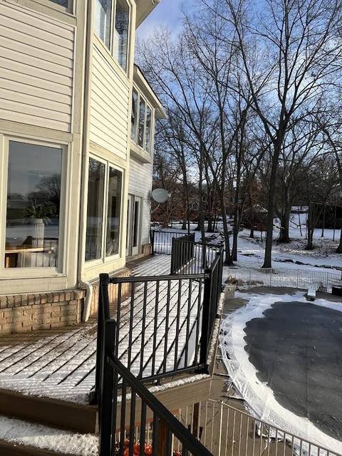 Trex Toasted Sand deck in Commerce, MI built by Supreme Deck