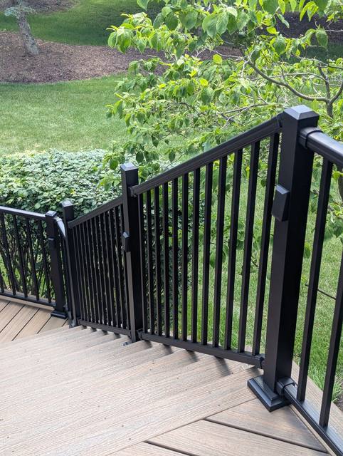 Trex Toasted Sand deck in Farmington Hills, MI built by Supreme Deck